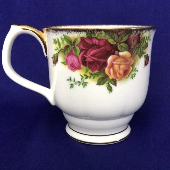 Vintage Royal Albert Old Country Roses Montrose Mug - Picture 2 of 6